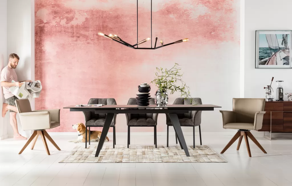 Table extensible Amsterdam Dark - Design modulable 200 cm (2x45 + 110) x 100 cm - KARE Collection Urbaine 

Surface mélaminé résistant aux rayures, piètement métal brossé. Configuration flexible pour salle à manger ou bureau. Dimensions totales : longueur 200 cm / profondeur 100 cm. Modules d'extension latéraux de 45 cm. Style contemporain à inspiration néerlandaise. Parfaite pour espaces modernes.