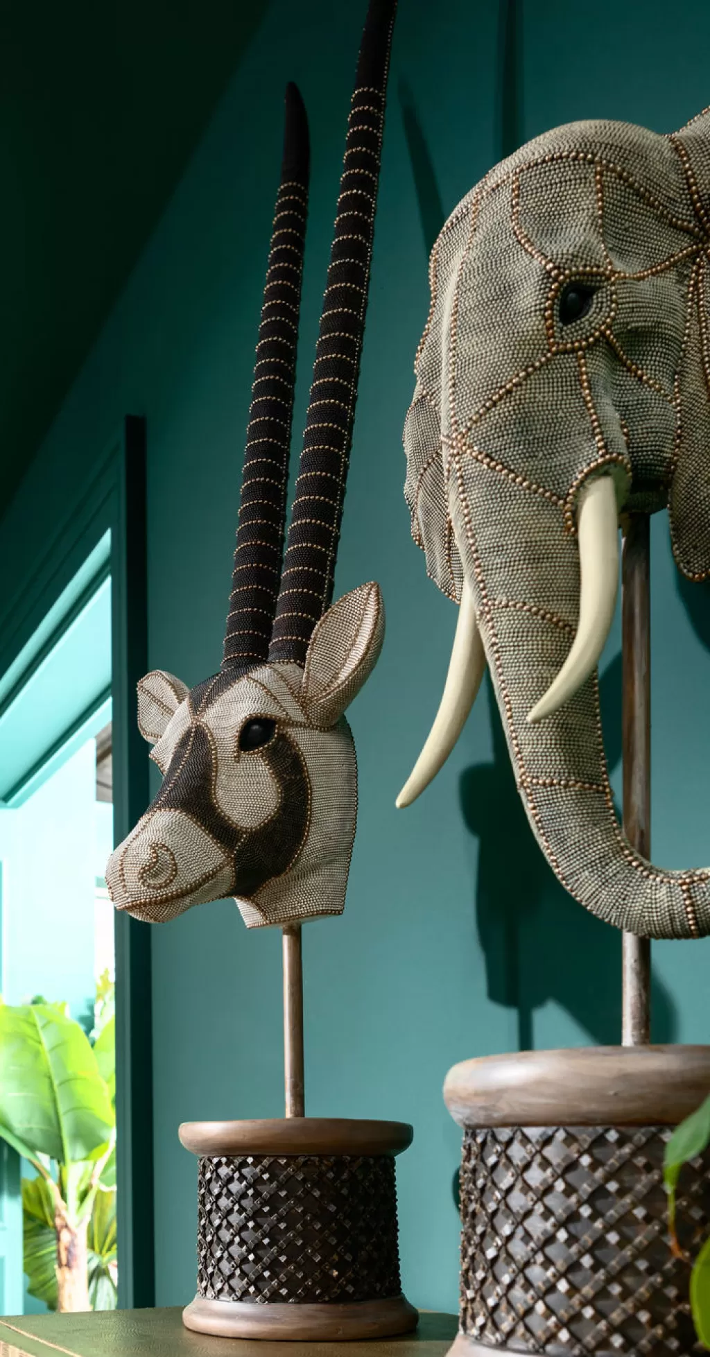 KARE Design - Sculpture Murale Élégante Tête d'Antilope avec Perles Cristallines - Décoration Contemporaine 124 cm