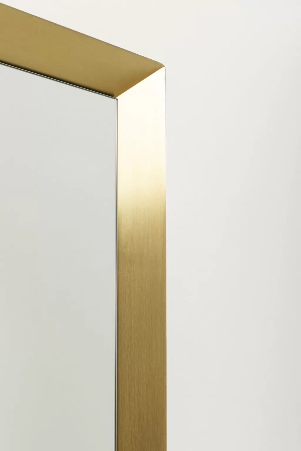 Miroir mural design en laiton vieilli - Collection Arezzo par KARE Design - Dimensions 70 x 200 cm