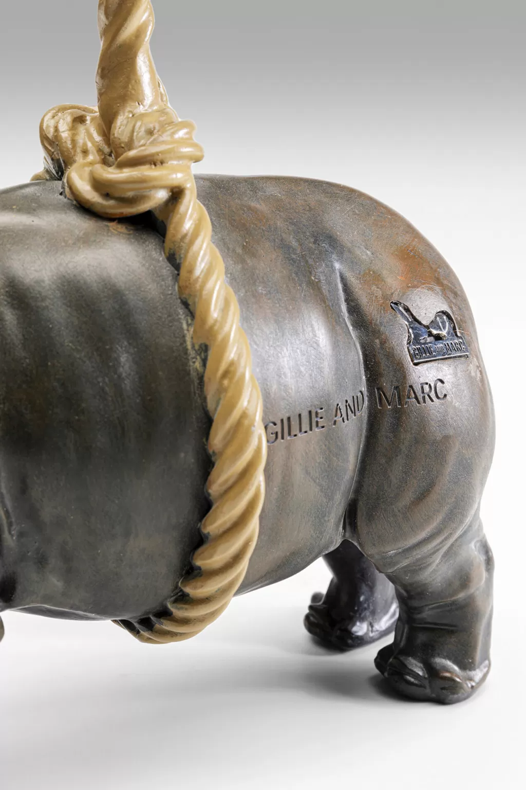 Sculpture Décorative Rhinocéros Artistique - Design Moderne KARE - Pièce Unique en Résine - 46 cm