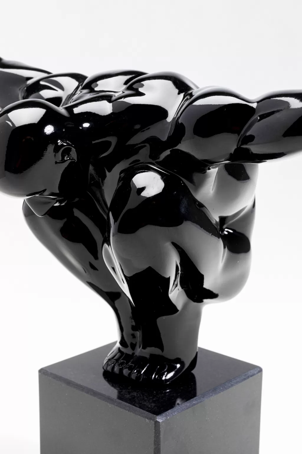 Sculpture décorative Athlet en noir - Objet design moderne par KARE, 43 cm de hauteur
