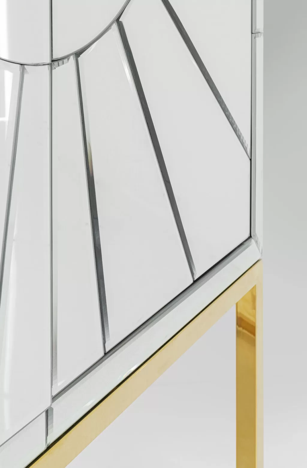 Armoire à Bar Design Reine Baari – Meuble Élégant par Kare Design – Dimensions 91 x 147 cm