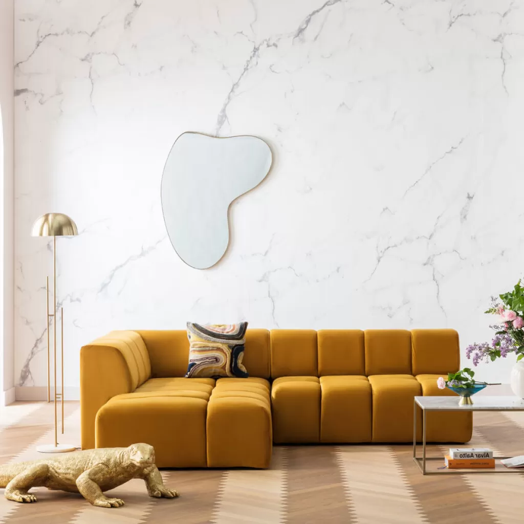 Canapé d'angle velours Belami par KARE Design - Modèle gauche en tonalité ambrée, confort et élégance pour votre salon