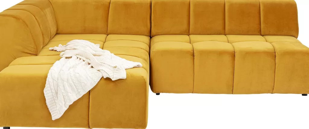 Canapé d'angle velours Belami par KARE Design - Modèle gauche en tonalité ambrée, confort et élégance pour votre salon