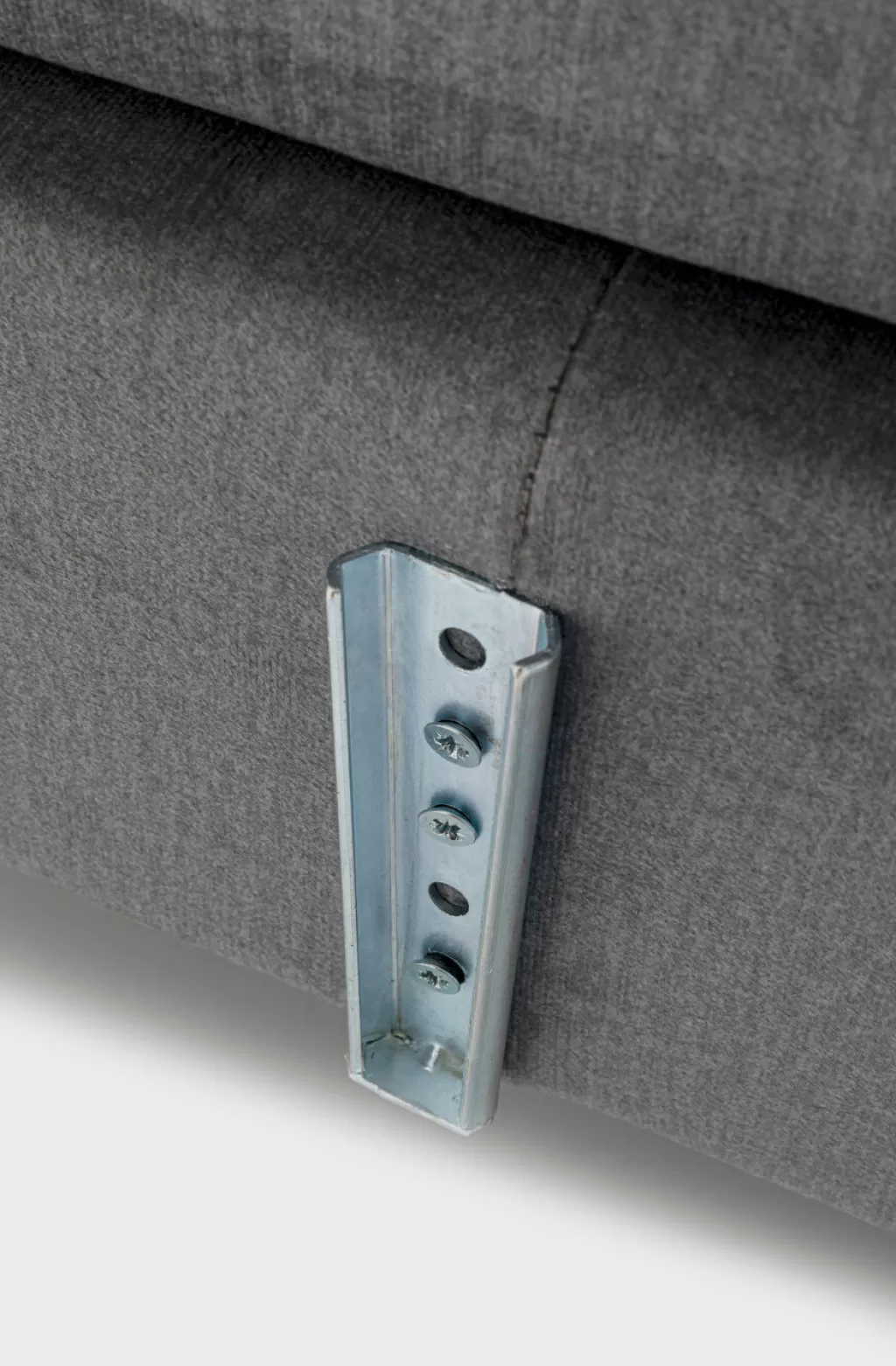Lit design Benito Star par KARE - Modèle Élégant en Gris Anthracite, Dimensions Reine 180 x 200 cm, Structure Confortable pour Chambre Contemporaine
