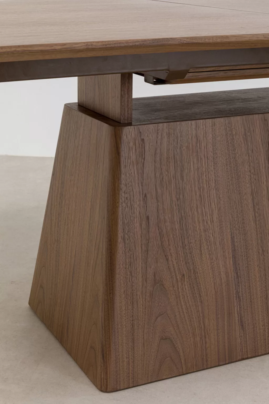 Table extensible Benvenuto en noyer naturel - Design modulable KARE (200/250 x 110 cm)