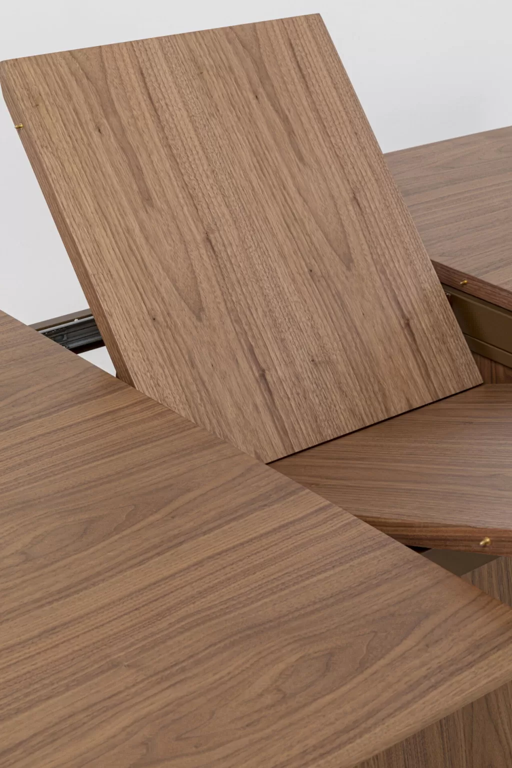 Table extensible Benvenuto en noyer naturel - Design modulable KARE (200/250 x 110 cm)