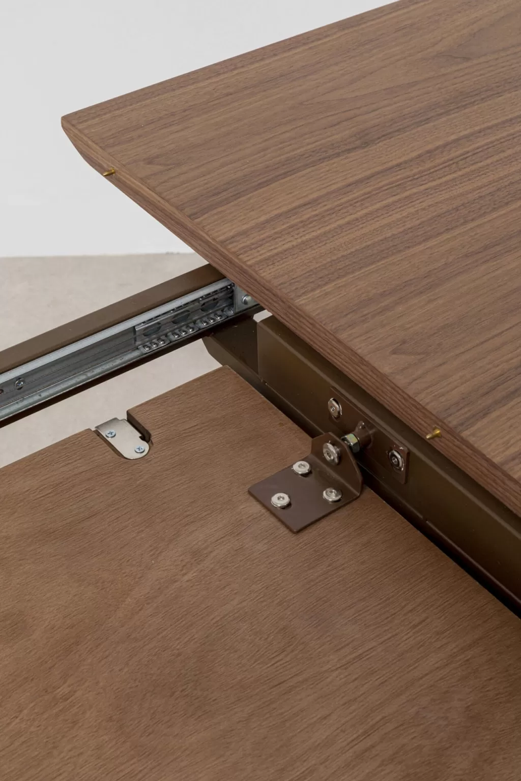Table extensible Benvenuto en noyer naturel - Design modulable KARE (200/250 x 110 cm)
