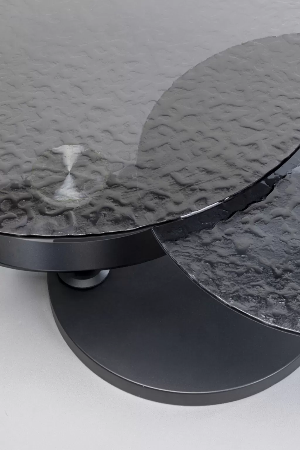 Table Basse Design Bulle Beverly - Noir Élégant pour Salon Moderne, Dimensions 133 x 80 cm - Création Exclusive KARE