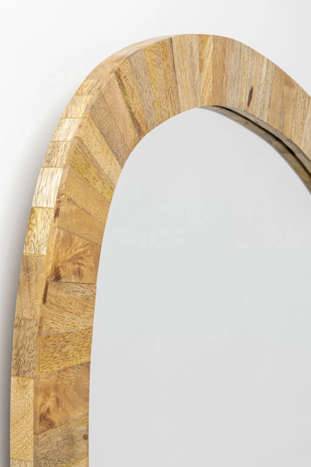 Miroir Décoratif Moderne Bora Bora - Cadre Design 65 x 77 cm par KARE