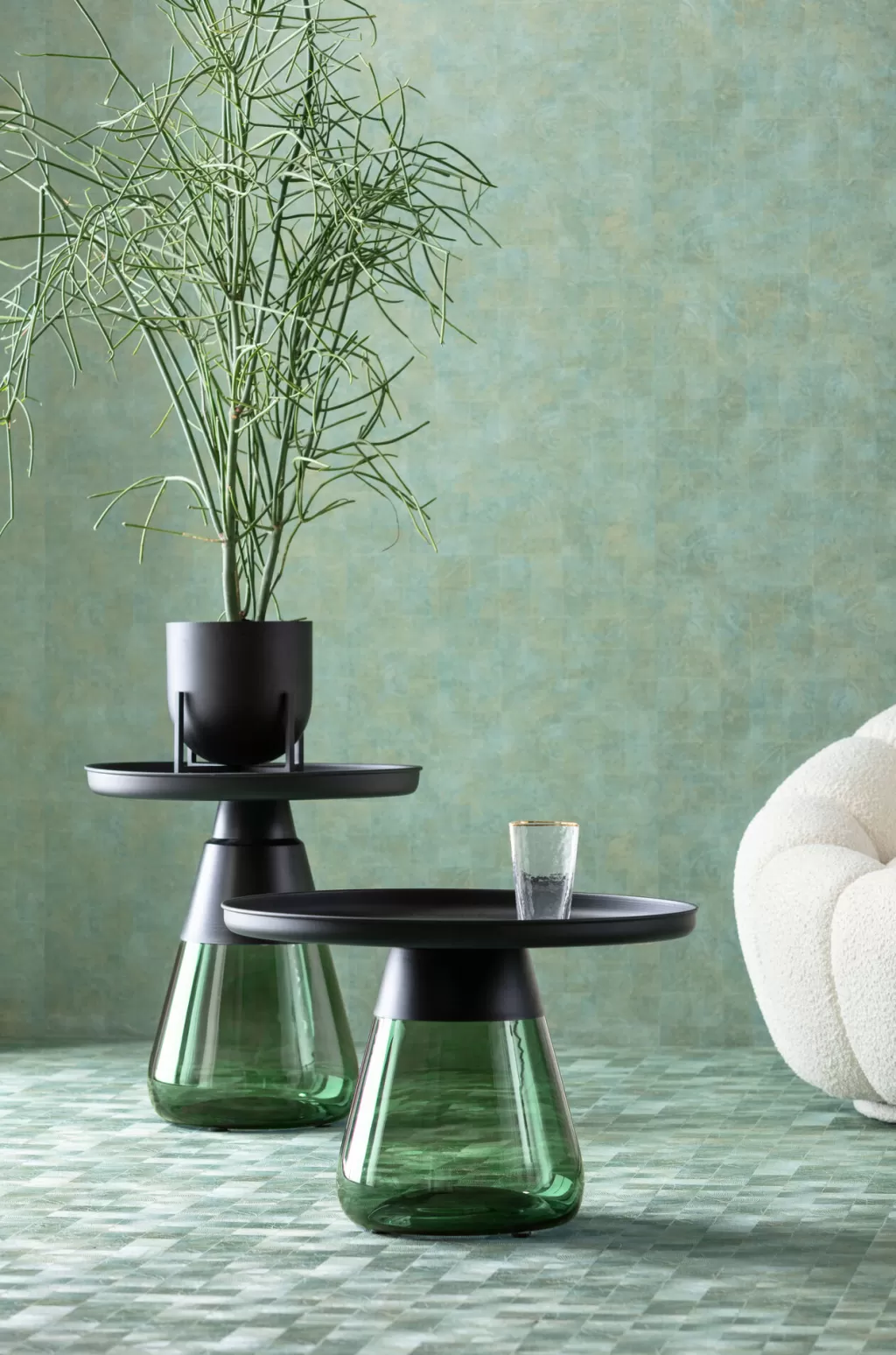 Table d'appoint design BOTTIGLIA – Élégance verte & noire – Diamètre 50 cm – Pièce maîtresse pour salon contemporain
