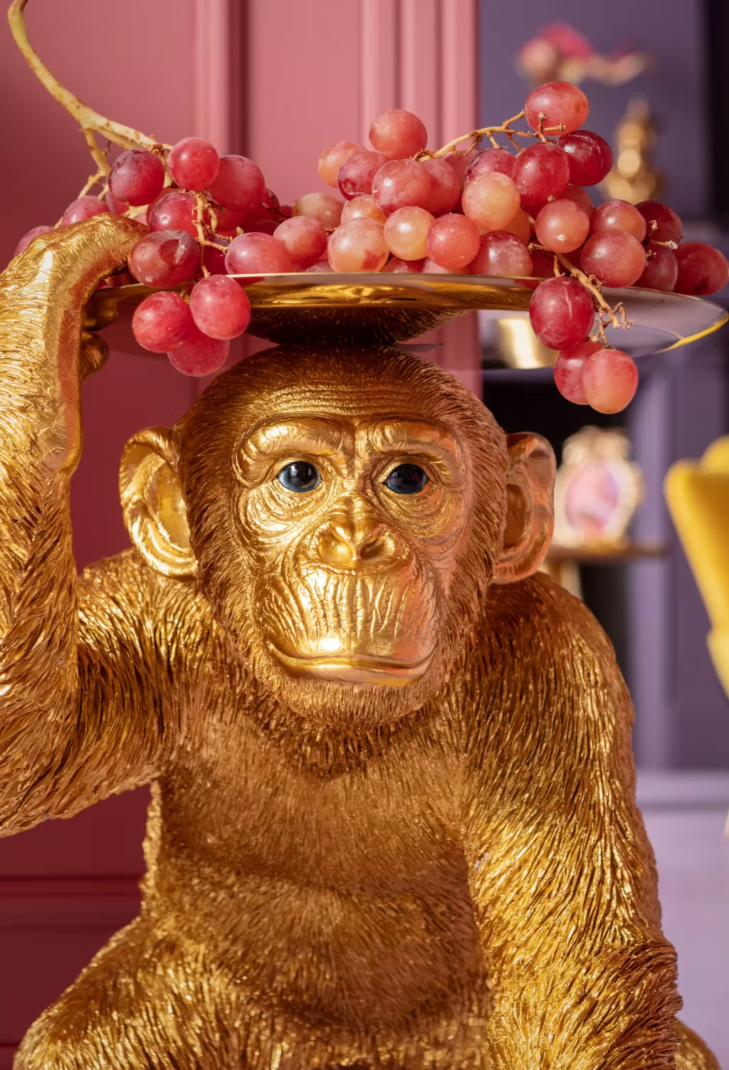 Figurine décorative chimpanzé majordome ludique - Design élégant KARE - Pièce unique en finition dorée (52 cm)