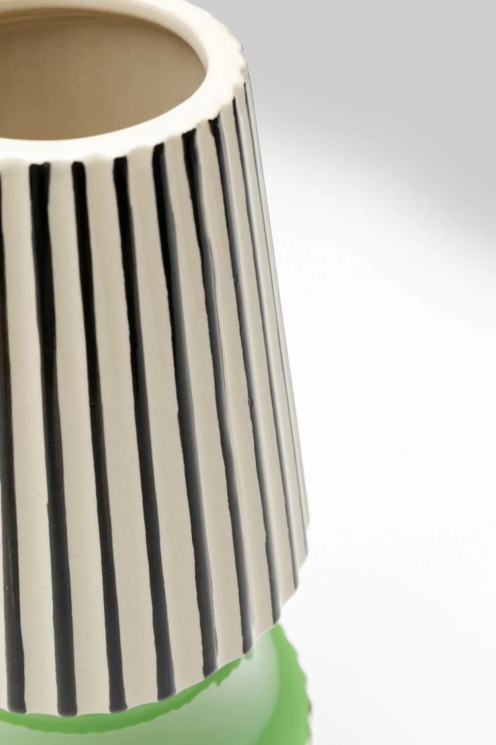 Vase design Calabria - Déco salon moderne en vert profond par KARE Design, 26 cm