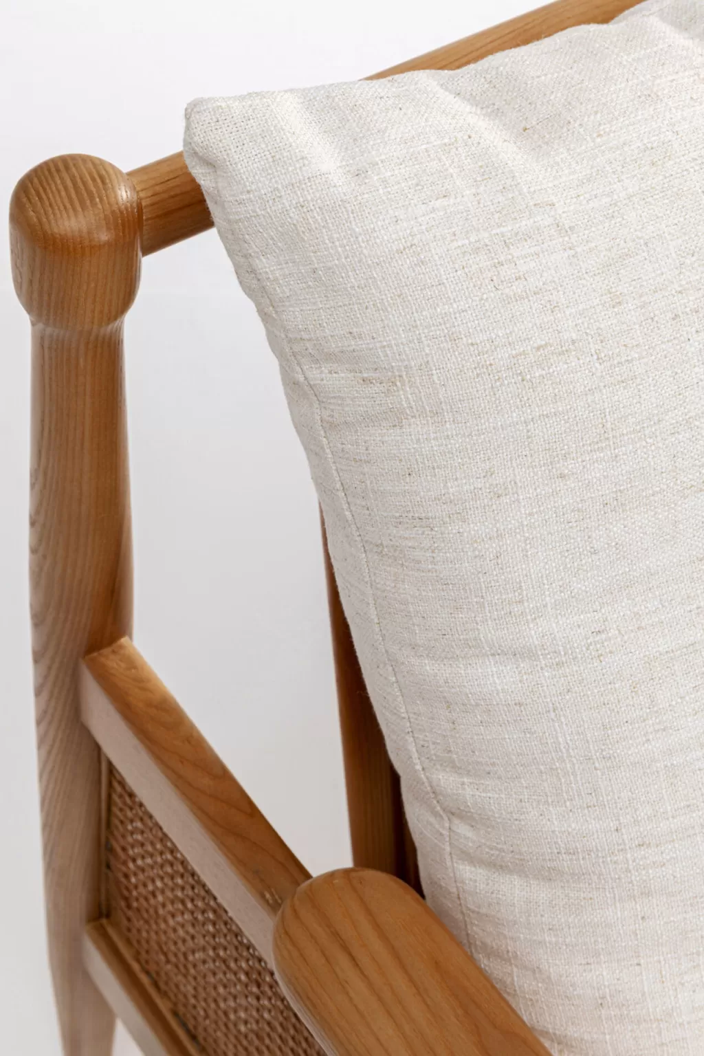 Fauteuil Canné Design Kare avec Accoudoirs – Structure en Frêne Massif et Housse en Tissu Élégant