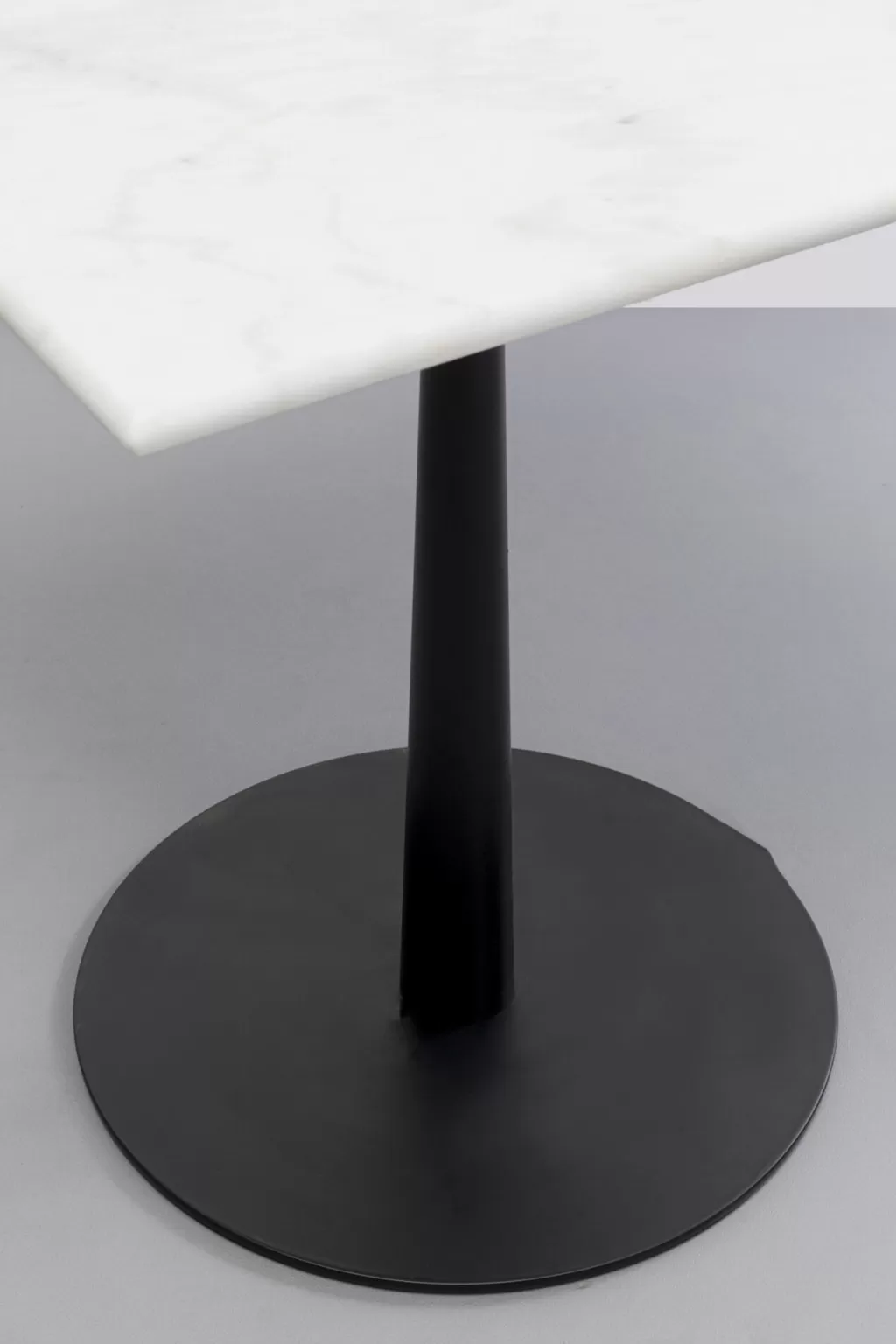 Table de bistrot design Capri - Collection KARE - Blanc pur - Format carré 70x70 cm