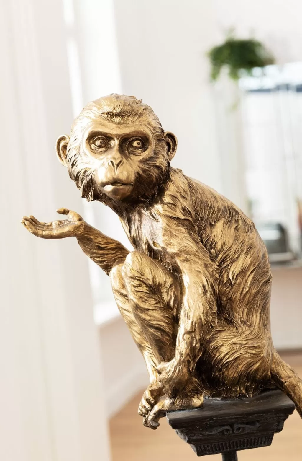 Singe de Cirque Élégant - Statue Décorative sur Pied KARE Design 109 cm - Figurine Unique en Son Genre pour Décoration d'Intérieur