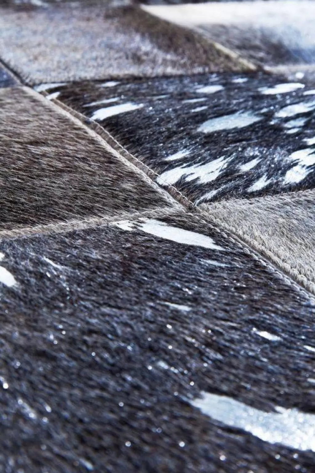 Tapis Décoratif Cosmo Gris Cendre en Fourrure Synthétique - Revêtement d'Assise Design pour Intérieur 200 x 300 cm - Collection Exclusive KARE