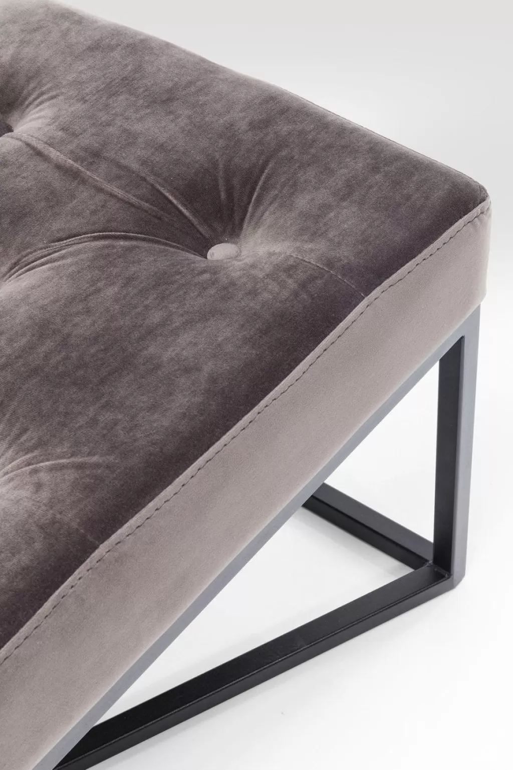 Canapé design crossover gris anthracite et noir - 150 x 40 cm - Création KARE by Penkit pour un intérieur moderne à ligne épurée