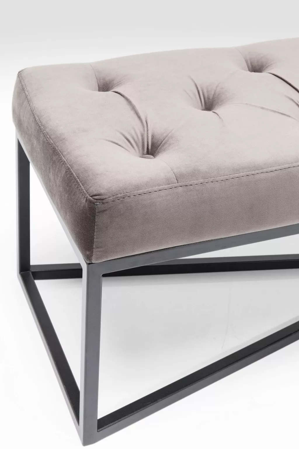 Canapé design crossover gris anthracite et noir - 150 x 40 cm - Création KARE by Penkit pour un intérieur moderne à ligne épurée