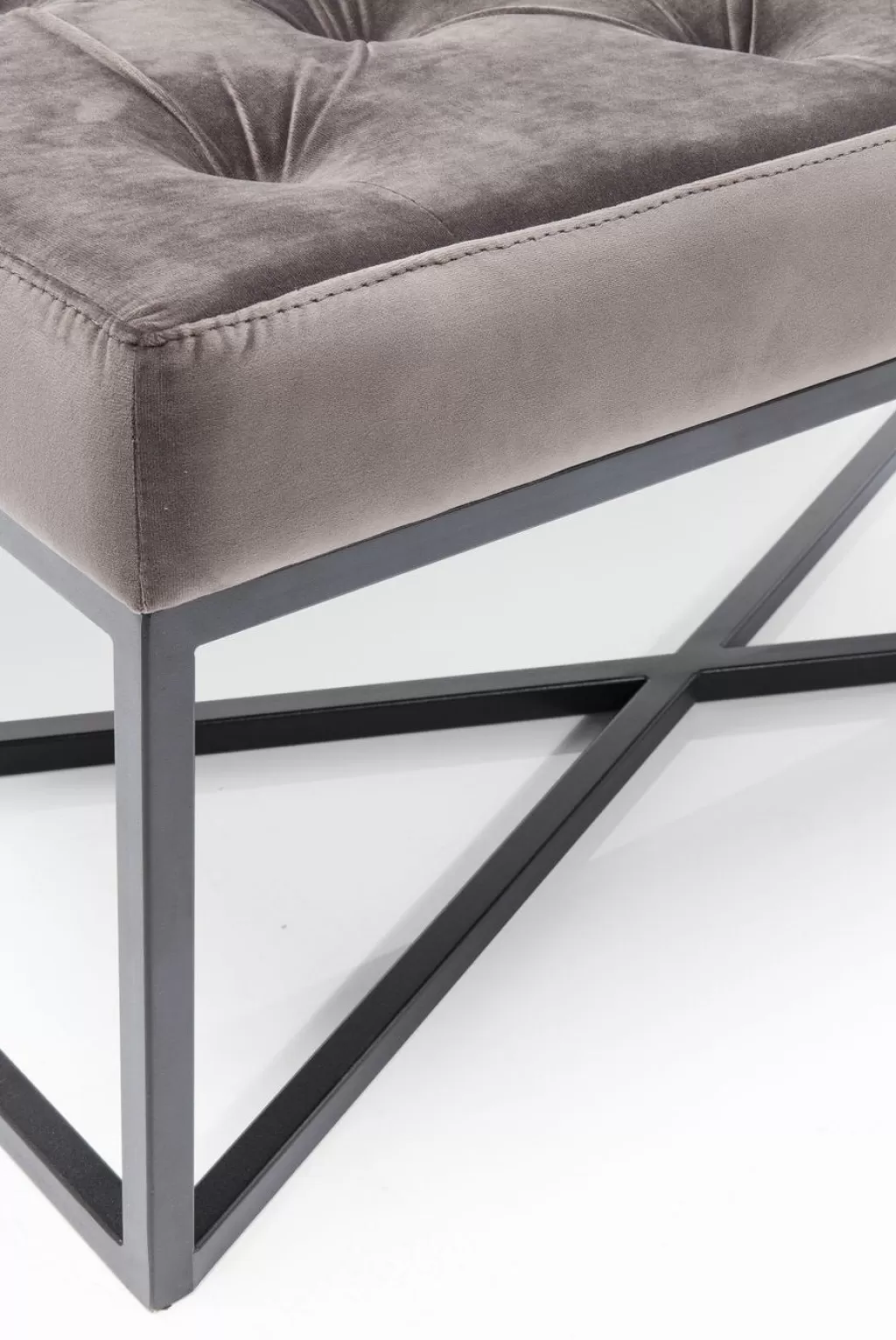 Canapé design crossover gris anthracite et noir - 150 x 40 cm - Création KARE by Penkit pour un intérieur moderne à ligne épurée