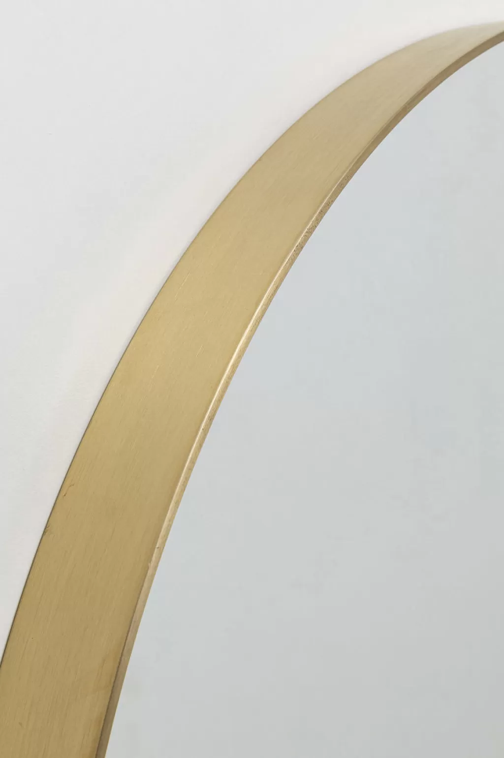 Miroir mural design en laiton vieilli - Courbe MO diamètre 10 cm - Collection KARE édition limitée