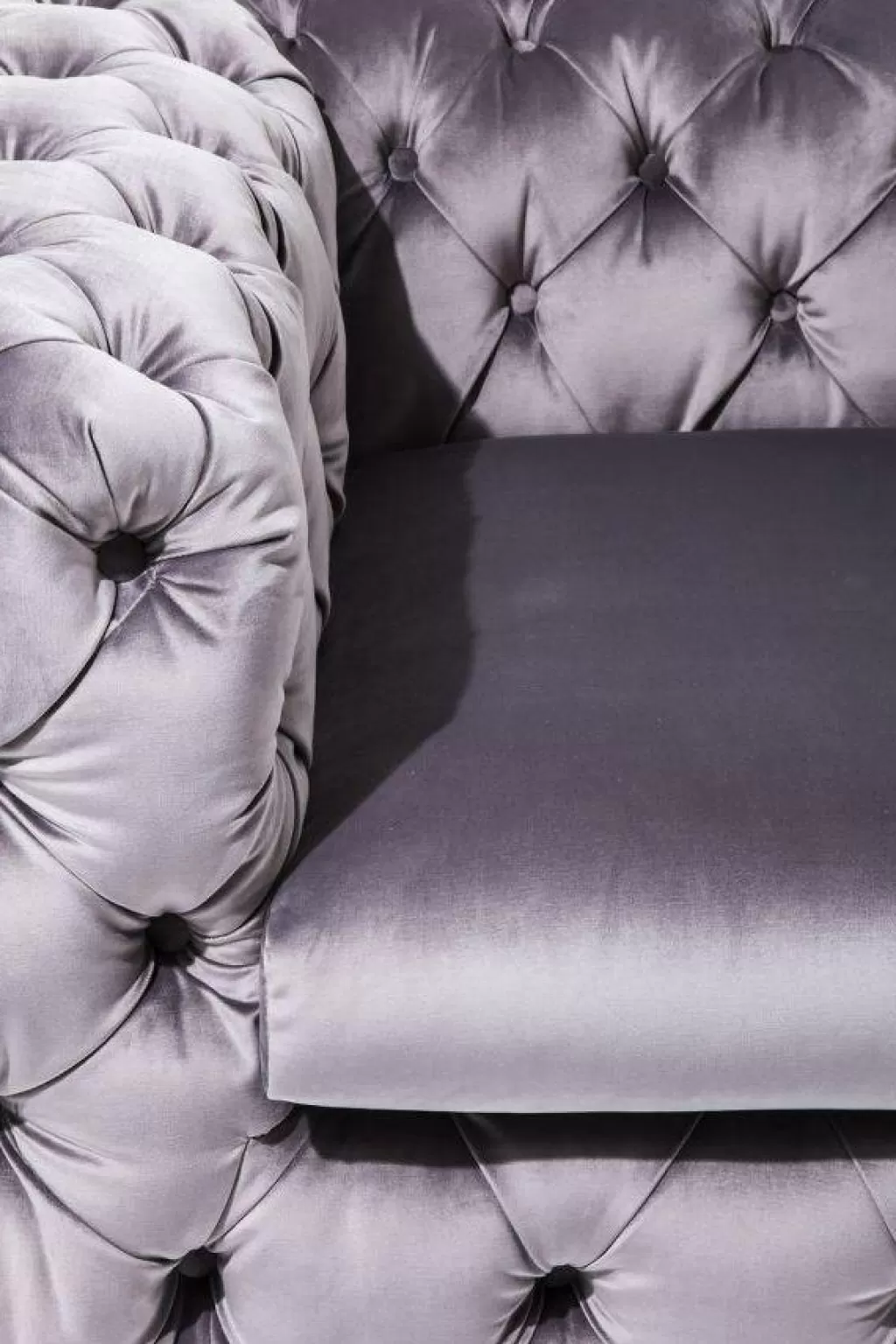 Fauteuil design confortable Désir par KARE, revêtement gris anthracite pour un intérieur contemporain