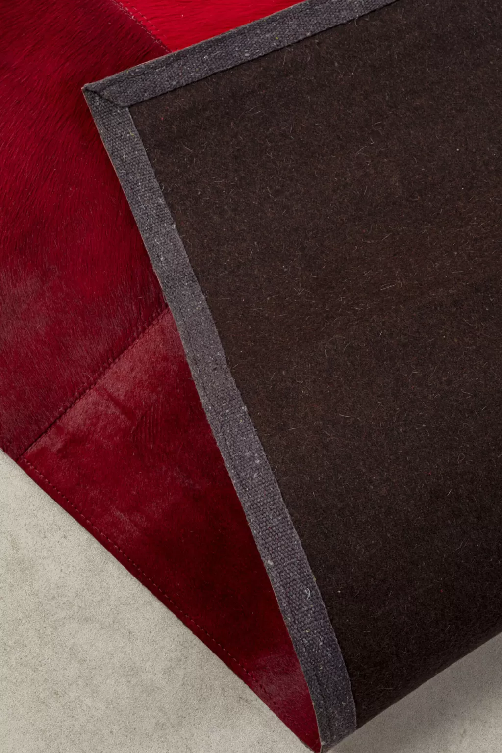 KARE Design - Tapis Devil en Cuir de Vache Authentique 170x240 cm - Collection Élégance Urbaine