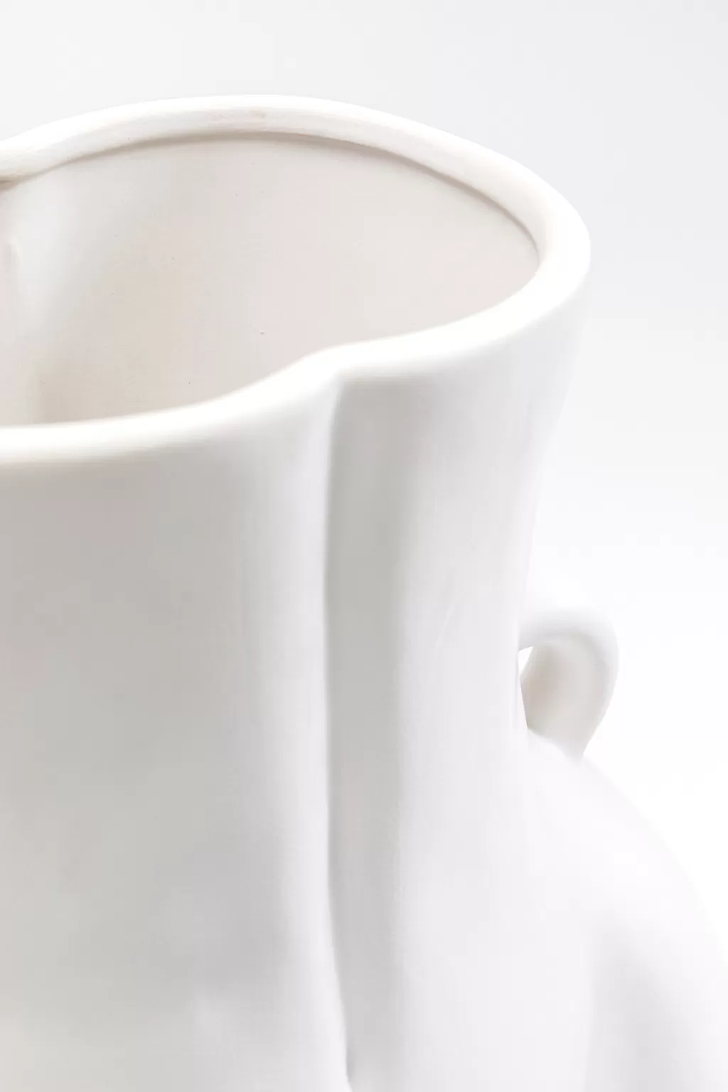 Vase Élégant Donna en Céramique Blanc Pur – Déco Moderne 40 cm par KARE Design