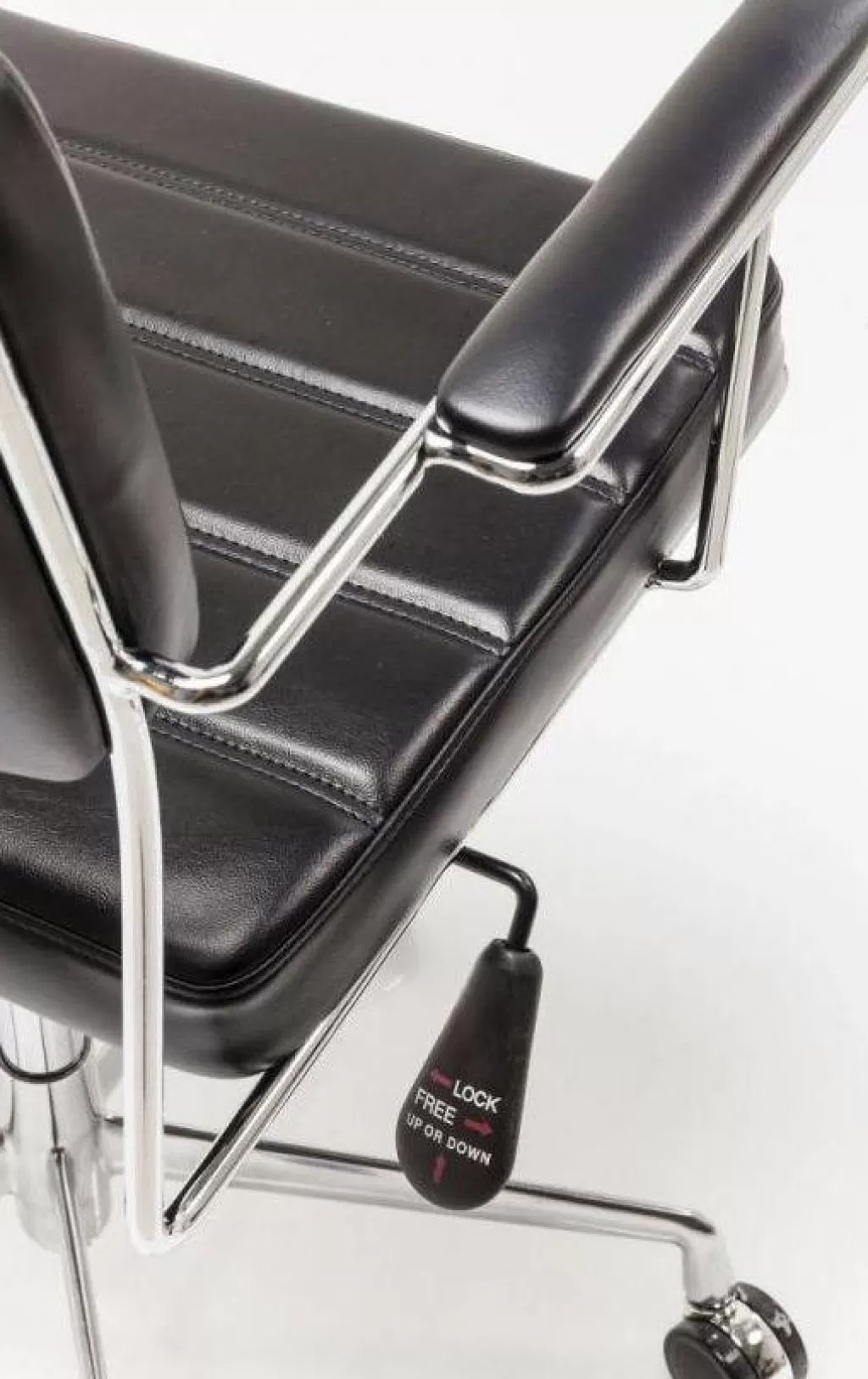 Fauteuil de Bureau Ergonomique Dottore - Design Contemporain en Noir par KARE, Confort Haut de Gamme pour Espaces Professionnels