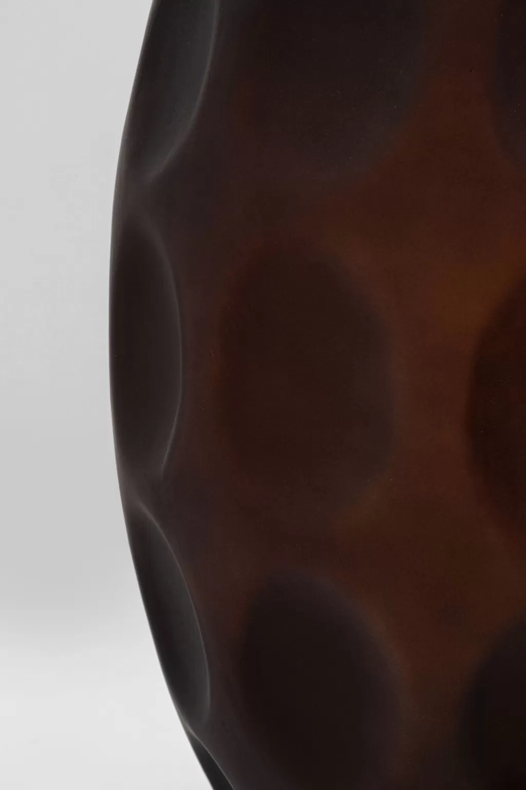 Vase design Dune par KARE - Élégante pièce contemporaine de 59 cm de hauteur