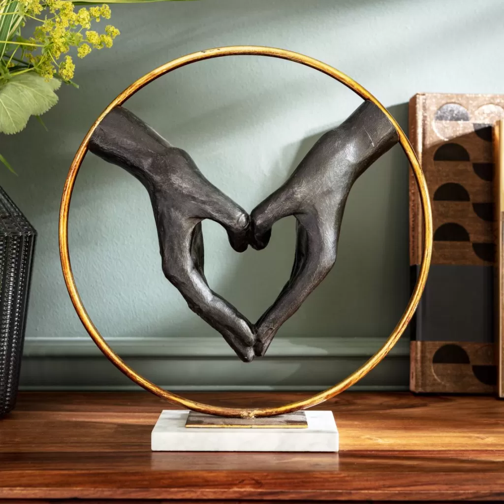 Décoration murale élégante en forme de cœur et main - Création artistique KARE Design 62 cm pour intérieur poétique
