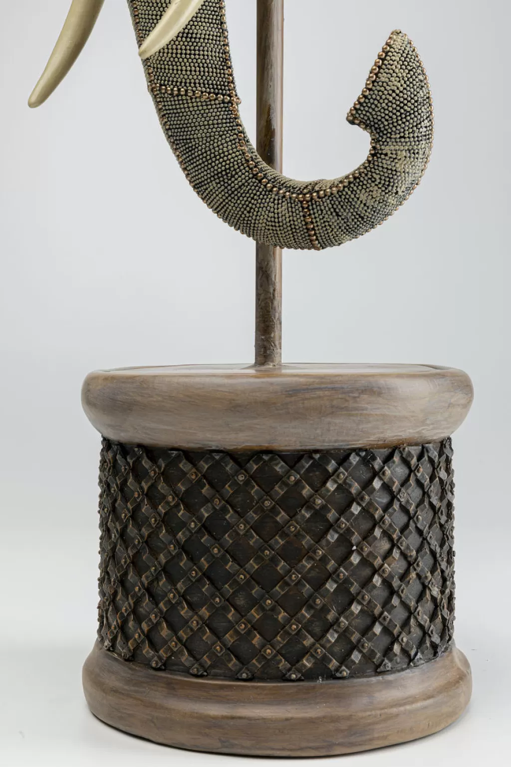 KARE Design - Sculpture Élégante de Tête d'Éléphant avec Perles, Décor d'Intérieur Unique (76 cm)