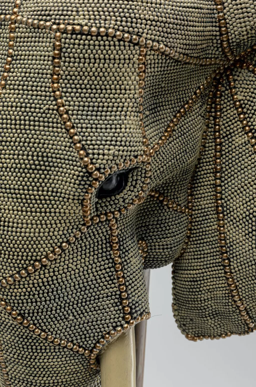 KARE Design - Sculpture Élégante de Tête d'Éléphant avec Perles, Décor d'Intérieur Unique (76 cm)