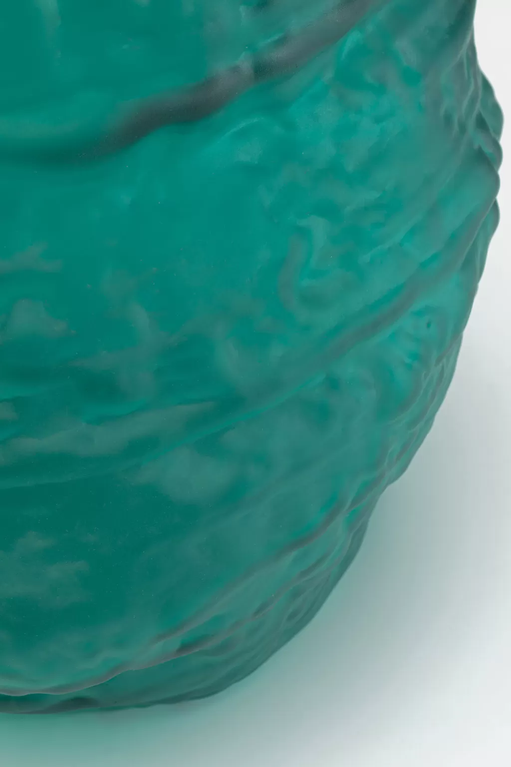 Vase design contemporain Enrique - Kare Design, nuance turquoise vibrante - 47 centimètres