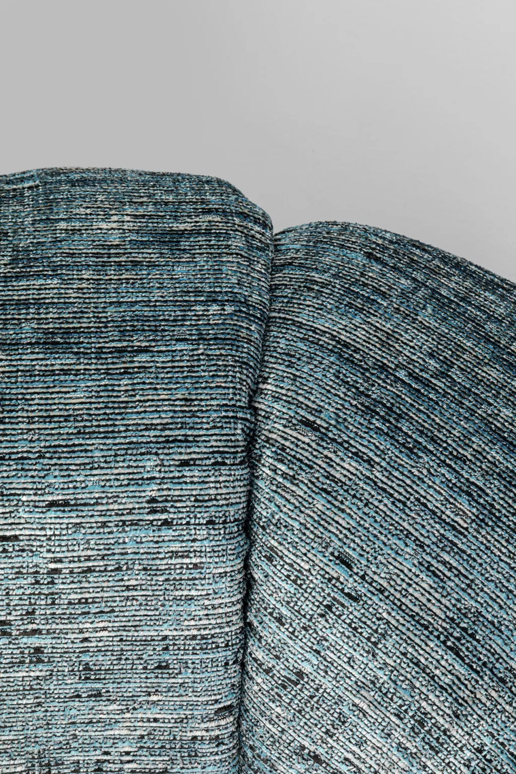 Fauteuil pivotant design Fiori bleu azur - Confort élégant et ligne épurée par KARE Design