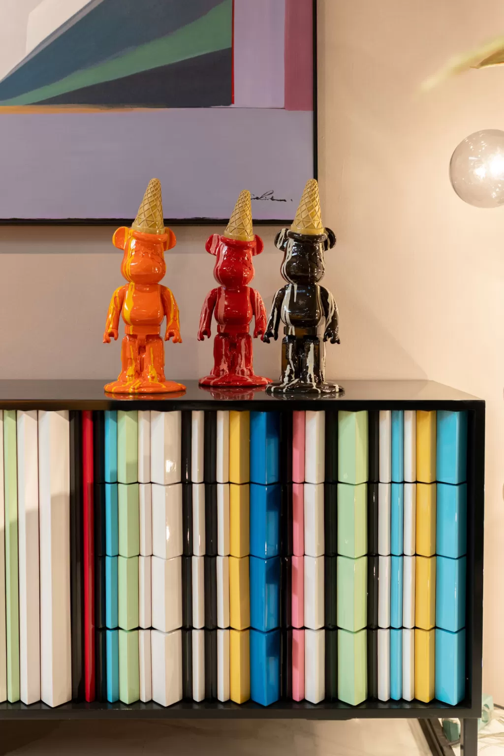 Nounours Gelato Design KARE - Figurine Décorative Ours Polaire Glacé en Noir, 40 cm - Décoration d'Intérieur Créative