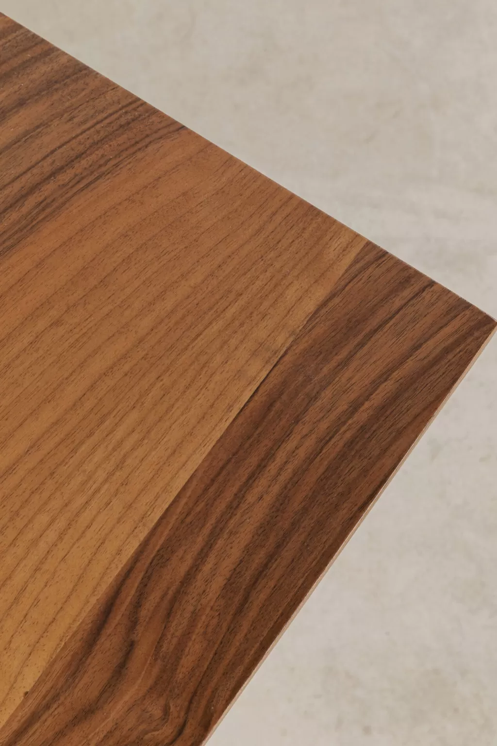 Table de salle à manger Georgetown - Design industriel en noyer massif, 200x90 cm - Collection exclusive KARE