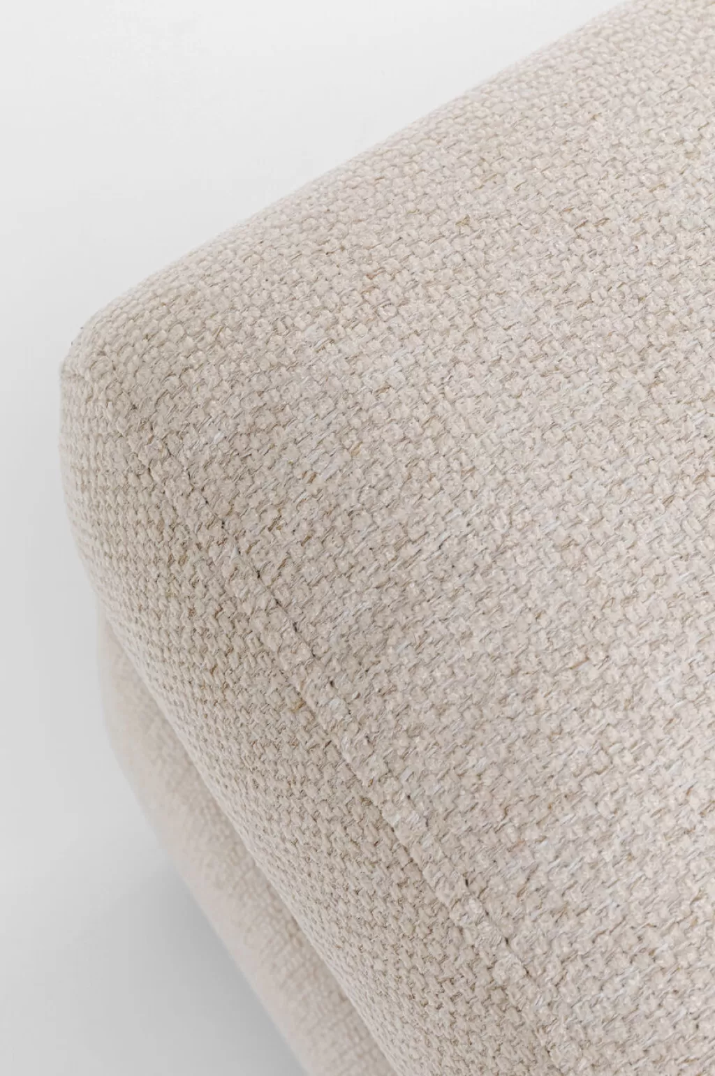 Fauteuil design Gianni Rahi par KARE - Blanc crème élégant pour intérieur contemporain