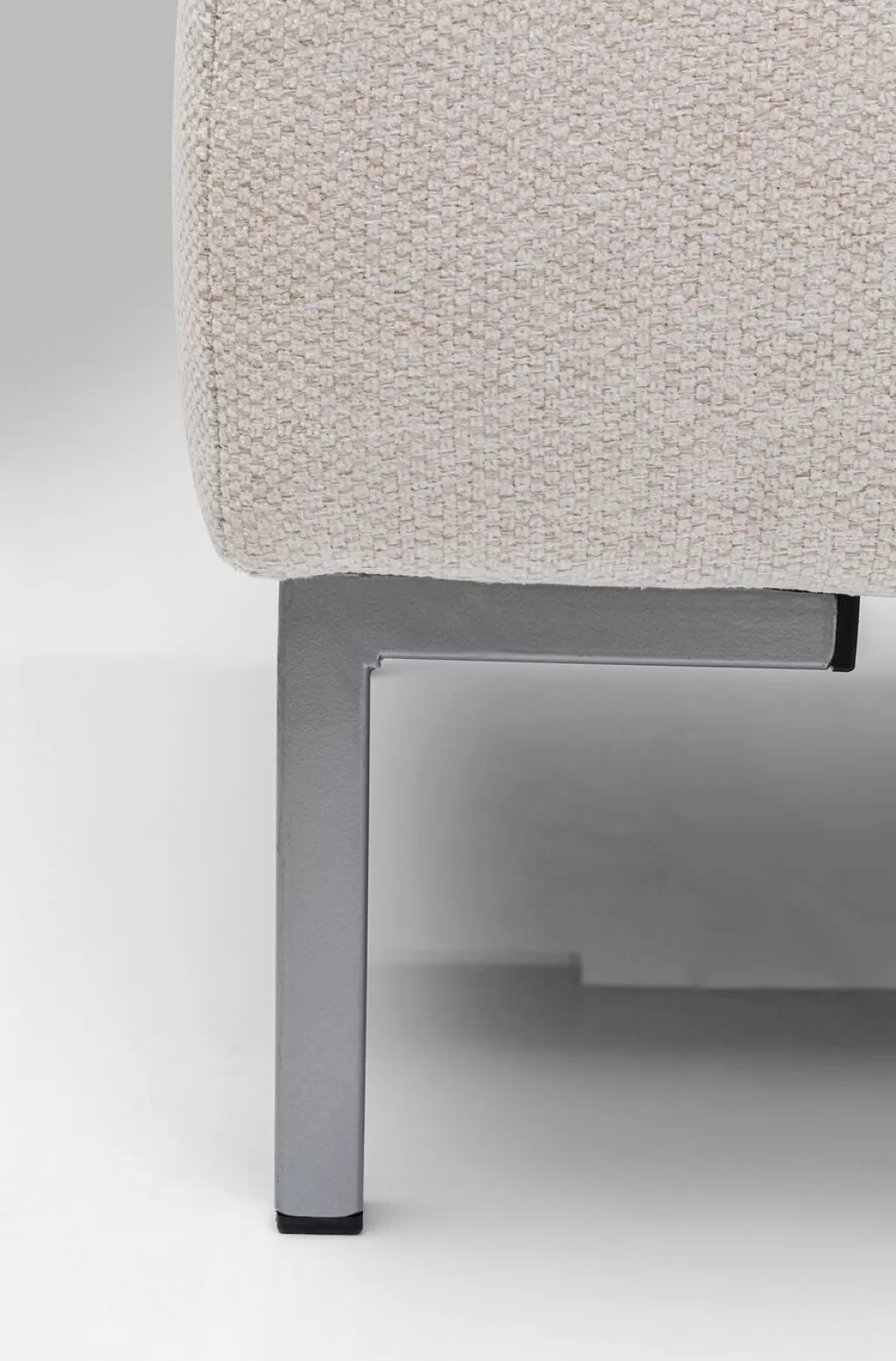 Fauteuil design Gianni Rahi par KARE - Blanc crème élégant pour intérieur contemporain