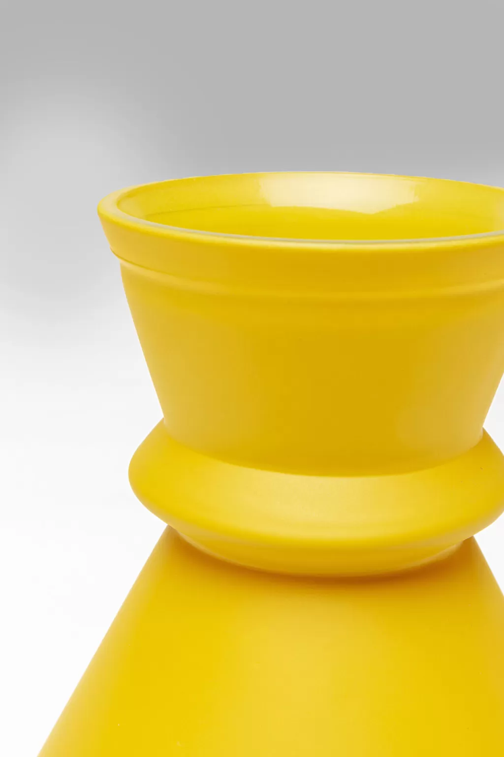 Vase Décoratif Gina - Design Moderne en Jaune Éclatant pour Salon, 25 cm - Collection KARE