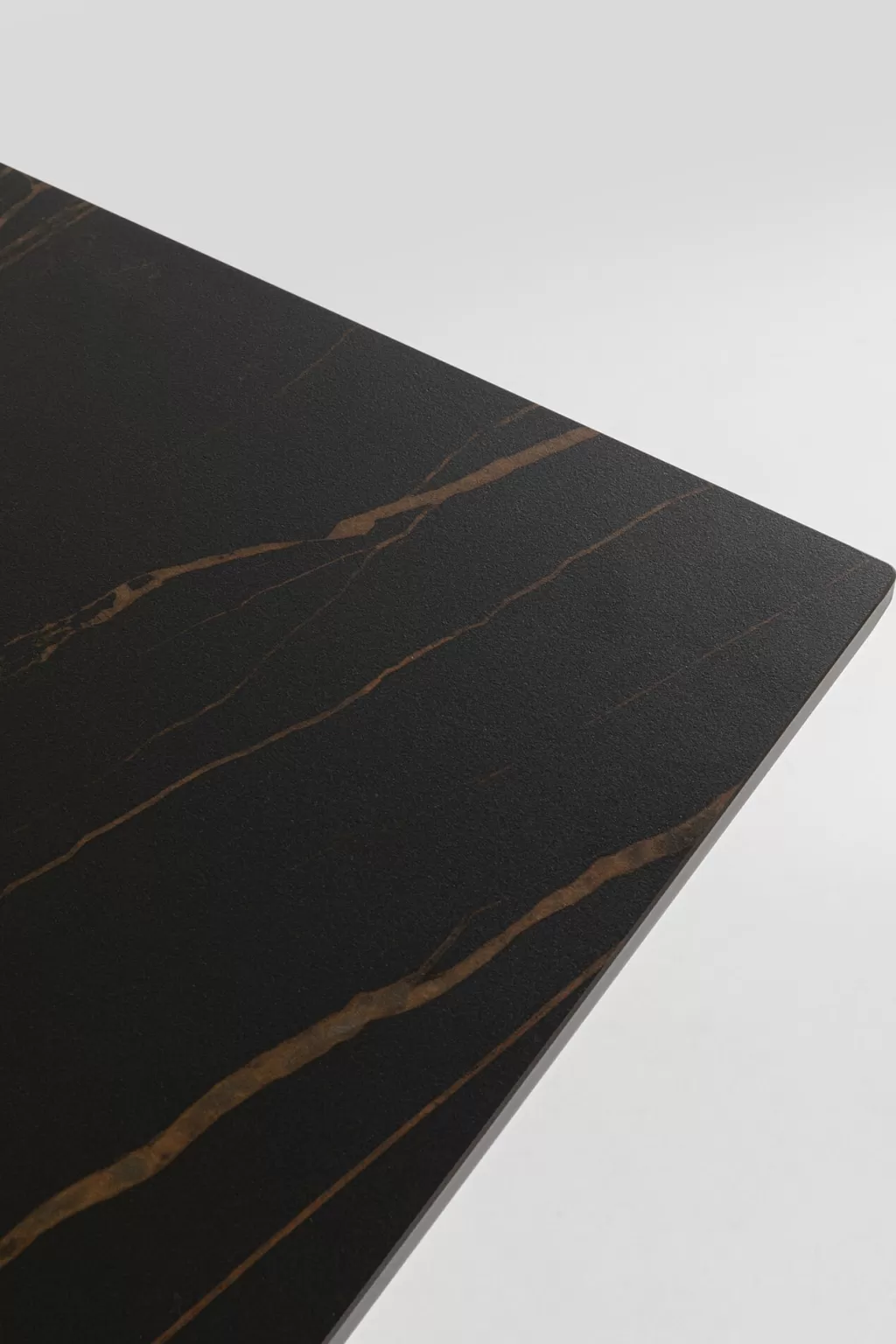 Table d'Extérieur Gloria - KARE Design, Plateau en Céramique Résistante, Noir Sophistiqué, Dimensions 180 x 90 cm