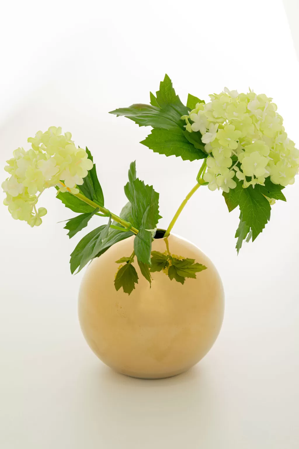 Vase Design Doré Élégant pour Table de Salon - KARE Collection, 11 cm