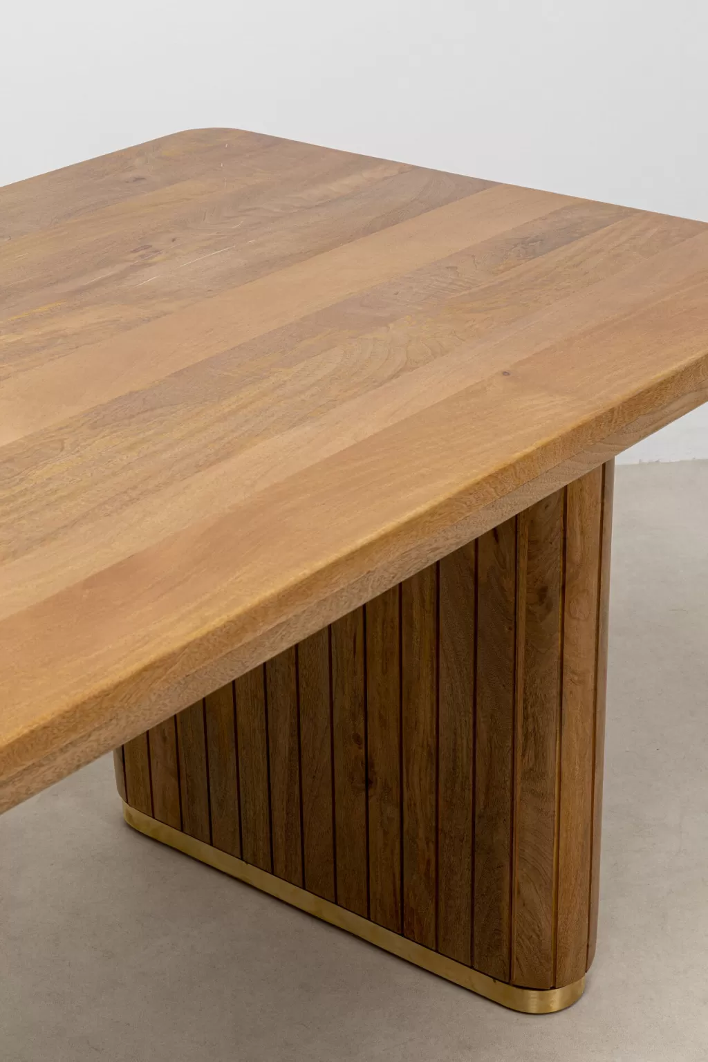 Table design Grace par KARE - Plateau en mangue massif 180x90 cm - Style nordique et fonctionnel