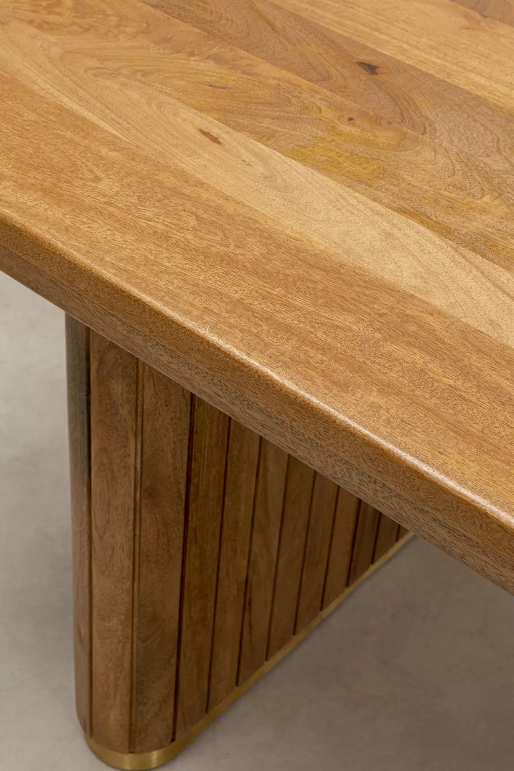 Table design Grace par KARE - Plateau en mangue massif 180x90 cm - Style nordique et fonctionnel