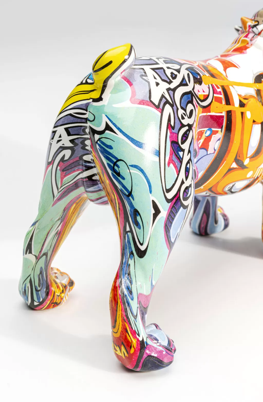 KARE Design - Statuette Graffiti Chien Urbain - Décor Contemporain Unique - 24 cm