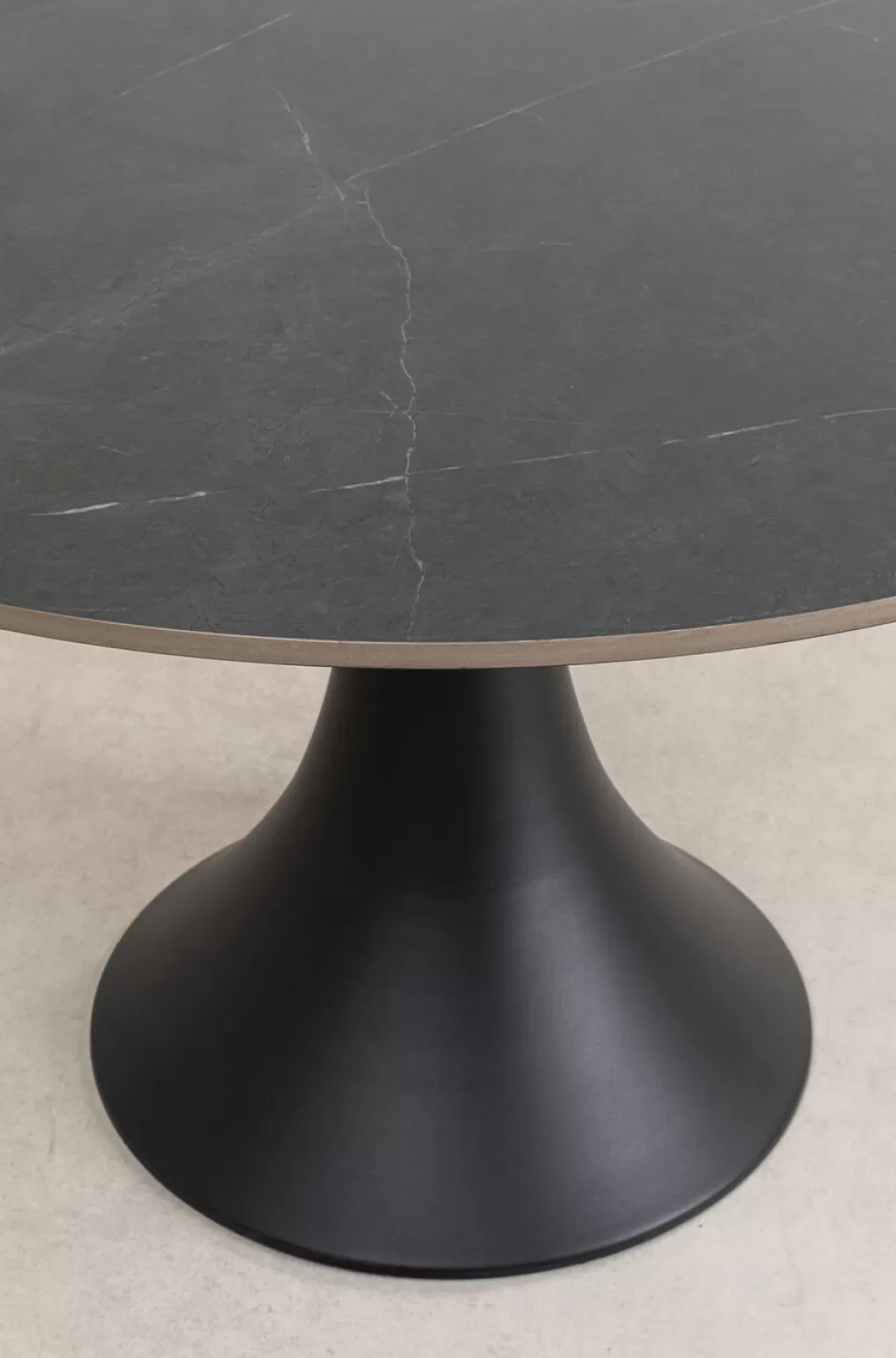 Table Ronde Élégante Grande Possibilita - KARE Design, Modèle Noir Sophistiqué Diamètre 1,20 m