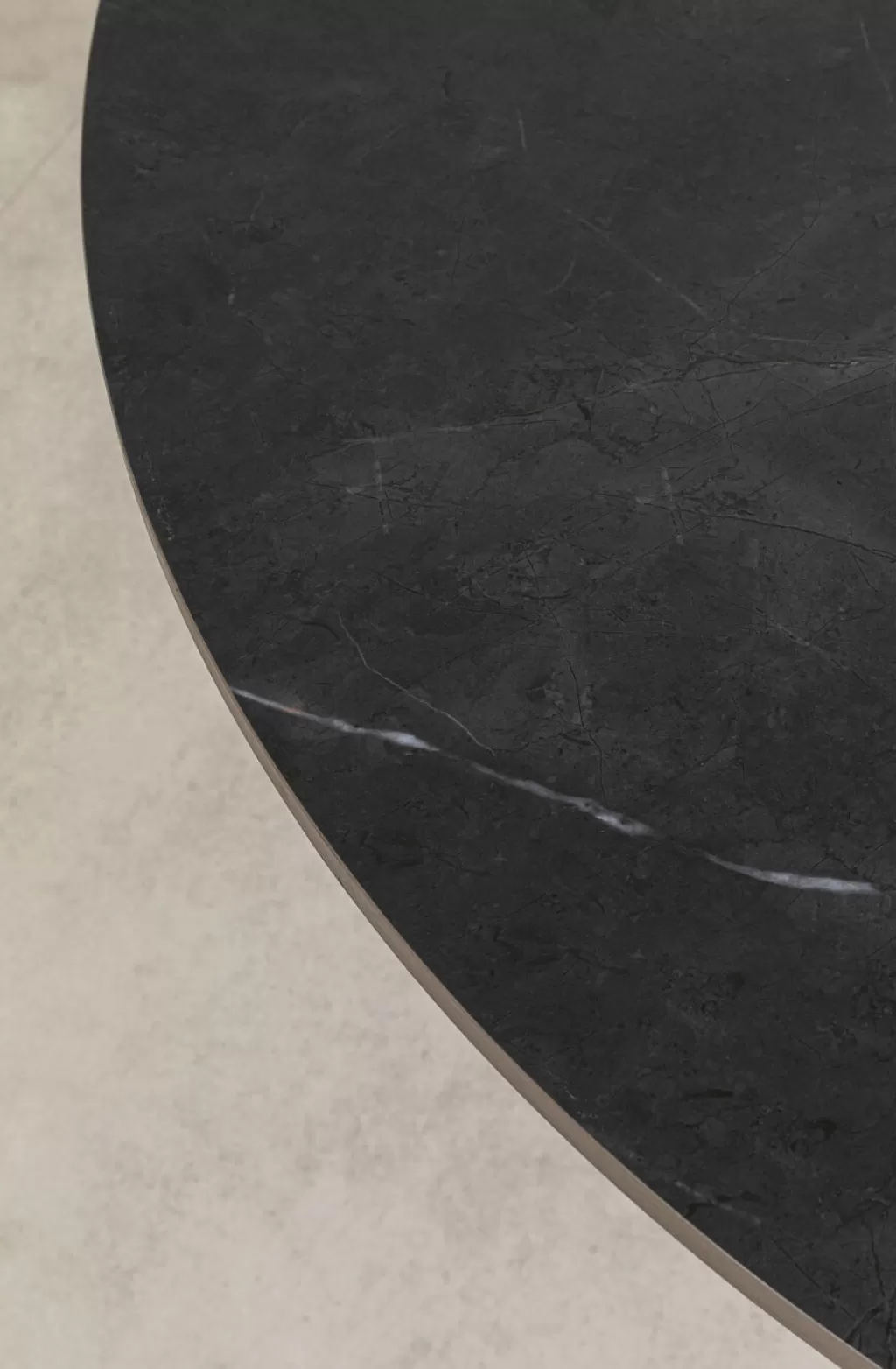 Table Ronde Élégante Grande Possibilita - KARE Design, Modèle Noir Sophistiqué Diamètre 1,20 m