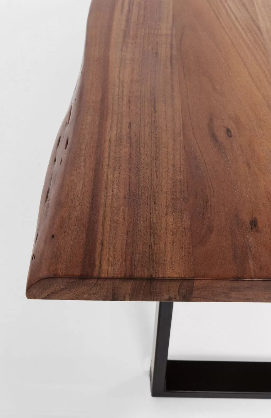 Table design contemporaine Harmony Noir - Métal brut industriel 200x 100 cm par KARE 

(Version raffinée avec éléments stylistiques naturels : ajout de traits d'union, formulation fluide, précision sur le style industriel, ordre logique des informations et marque en position stratégique)