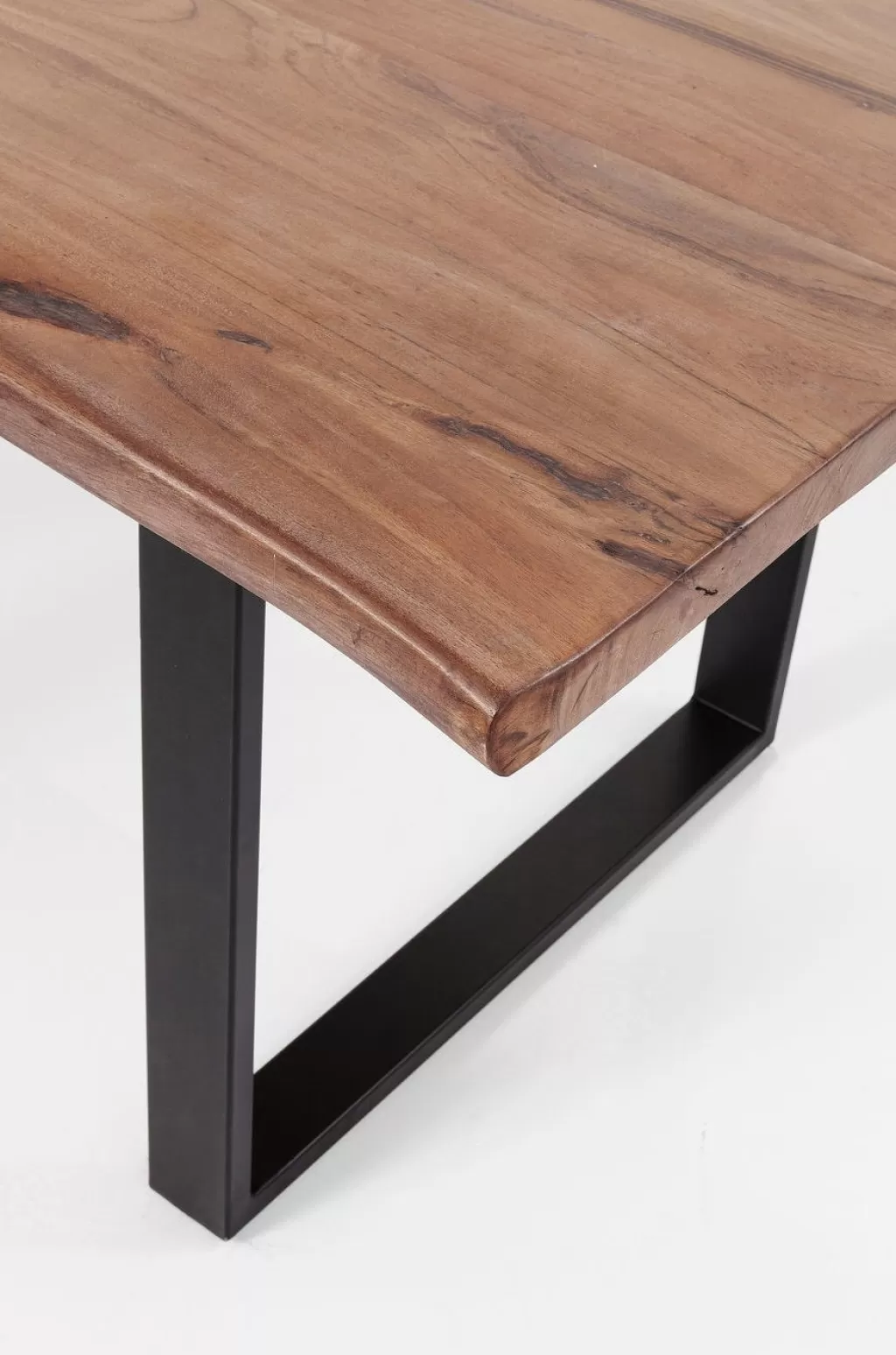 Table design contemporaine Harmony Noir - Métal brut industriel 200x 100 cm par KARE 

(Version raffinée avec éléments stylistiques naturels : ajout de traits d'union, formulation fluide, précision sur le style industriel, ordre logique des informations et marque en position stratégique)