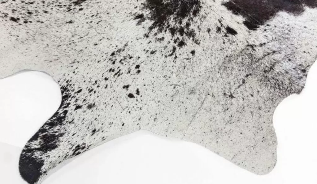 Tapis design KARE en cuir de vache pleine fleur - Noir & Blanc 219x242 cm, revêtement haut de gamme pour intérieurs contemporains